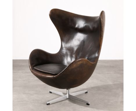 Arne Jacobsen, Früher Lounge Sessel Modell Egg Chair 3316Arne JacobsenFritz HansenEntwurf 1958 für das Royal SAS Hotel in Kop