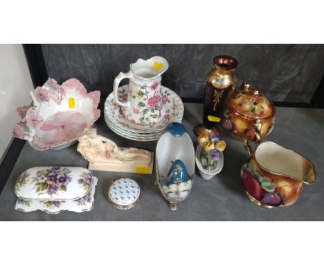 Old Foley Chinese Rose pattern with four bowls, nine other ceramic items including Kinj and Raymond Everill. (14) 