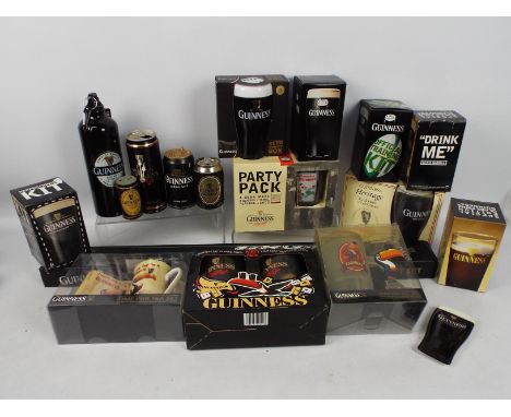 Guinness - Mixed Guinness branded collectables comprising gift sets including pool cue gift set, table lighter, radio and oth