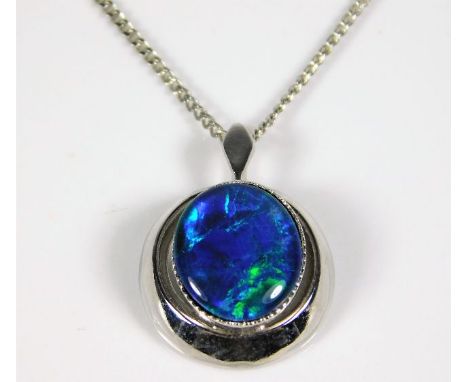 A silver chain &amp; closed back pendant set with opal doublet 18in chain 4.3g 