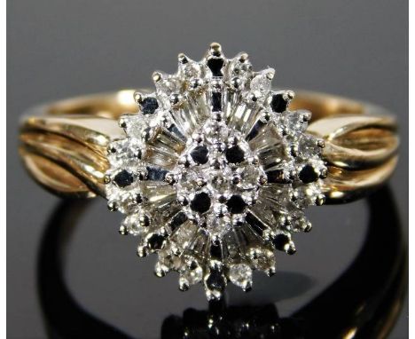 A 9ct gold diamond cluster ring of 0.5ct diamonds 4.5g size S/T 