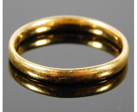 A 22ct gold wedding band 3.4g size Q/R