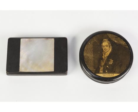 EARLY NINETEENTH CENTURY BLACK PAPIER MACHE CIRCULAR TABLE SNUFF BOX, the push on top applied with printed image bust of Will