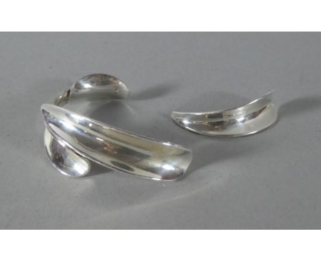 A Ladies Silver Bangle, AF, 31.2g 
