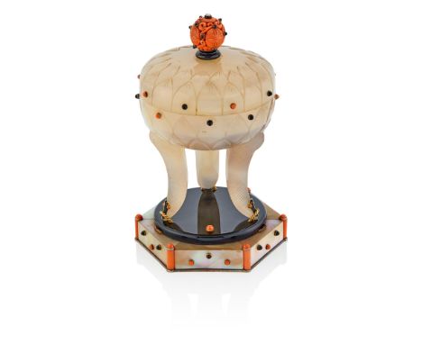 18 kt., the stylized covered urn of carved chalcedony lotus flower form, a powerful symbol of purity, beauty, enlightenment a