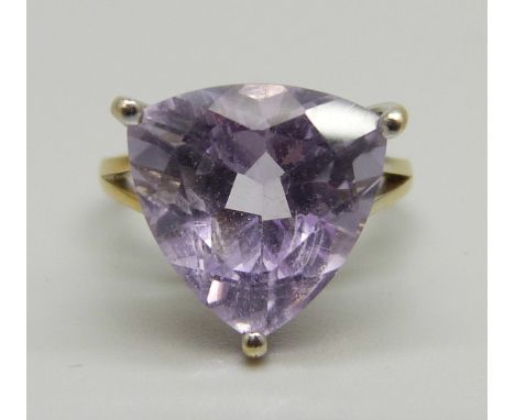 A silver gilt Rose de France amethyst ring, with certificate, Q 