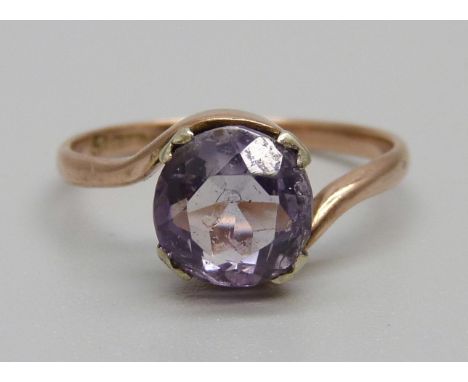 A 9ct rose gold amethyst solitaire ring, Chester 1921, 1.4g, K 