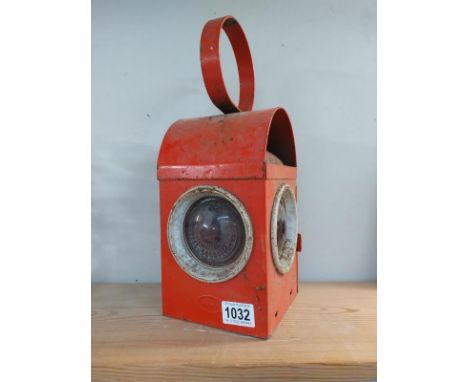 A vintage roadworks road lamp.