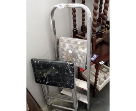 2 small step ladders