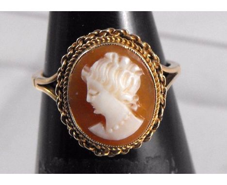 9ct gold cameo ring 