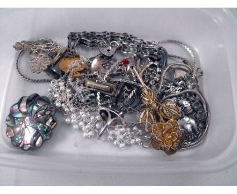 A Silver gate bracelet, a silver ring, a silver necklace and other silver items (box) 