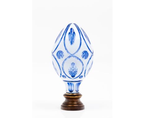 A newel post finialWhite and blue glassFaceted decorationMetal mountLenght: 21 cm 