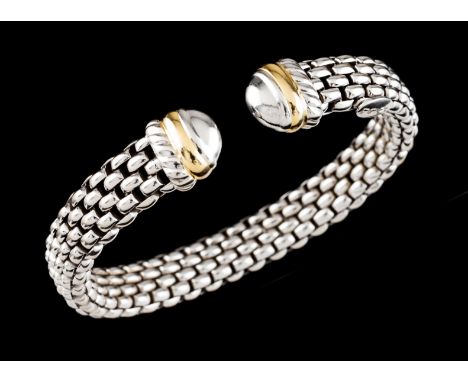 A FOPE braceletBicoloured gold 750/000Vicenza assay warrantee mark nr.303, later hallmarked post-2021Signed (signs of wear)5,