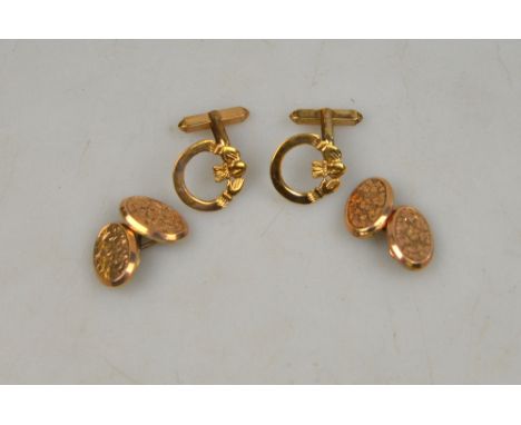 Two pairs of 9ct cuff links, one pair of oval engine turned chain linked and one pair Clodagh with swivel fitting, approx. 9.