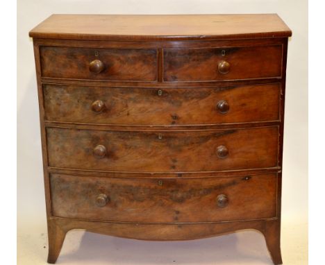 Victorian mahogany bowfront chest of two short over three long graduated cockbeaded drawers, raised on splayed bracket feet u