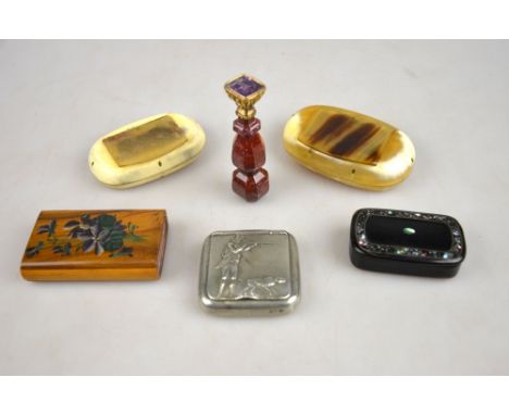 A gilt metal desk-seal with agate handle and amethyst intaglio, to/w two horn snuff boxes, a lacquered papier mache example w