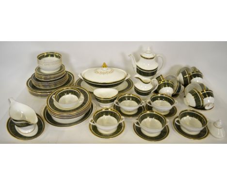 A Royal Doulton fine bone china 'Vanborough' dinner, tea and coffee service comprising : 6 x 27 cm plates, 6 x 20 cm plates, 
