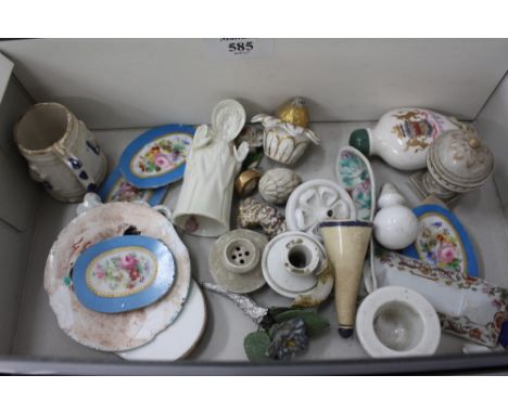 A SELECTION OF CHINA AND CERAMICS TO INCLUDE a Royal Worcester candle snuffer, a Chinese porcelain scent bottle with hardston