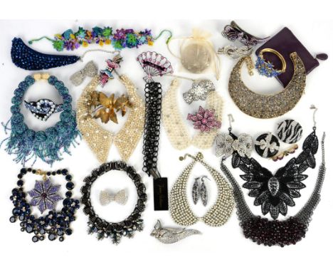 A group of costume jewellery and peter pan collar necklaces, compacts, Butler and Wilson hair clips, brooches and earrings, w