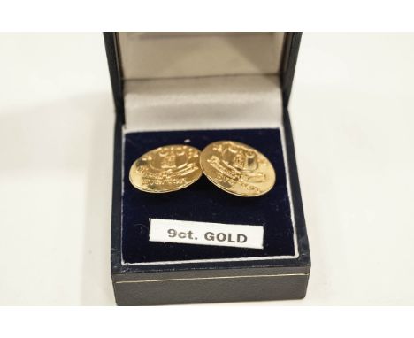 A pair of Everton F.C. 9 carat gold cufflinks, Birmingham 2003, the round panels featuring the clubs badge, motto and the wor