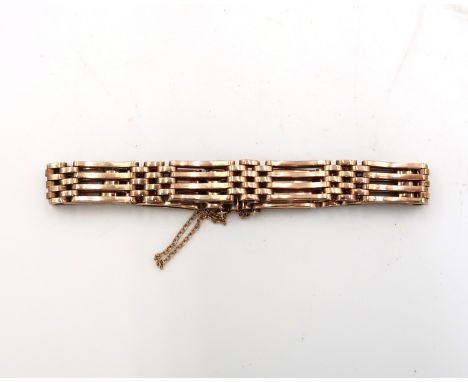 A hallmarked 9ct yellow gold gate link bracelet, 23.5 grams, 18cm long