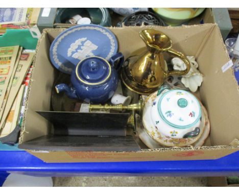 CERAMIC ITEMS INCLUDING WEDGWOOD JASPERWARE DISH, PAIR OF BRASS CANDLESTICKS