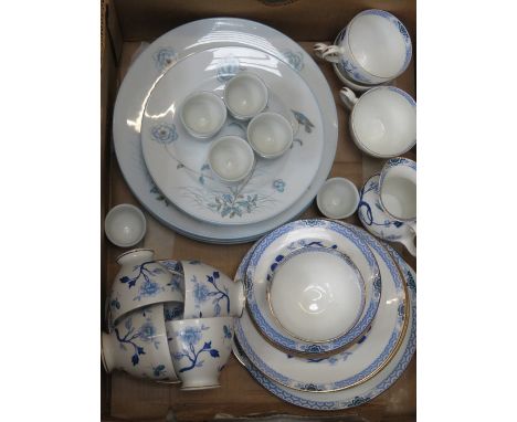 PARCEL OF NORITAKE FLORAL PLATES AND ROYAL GRAFTON DYNASTY DINNER SET 