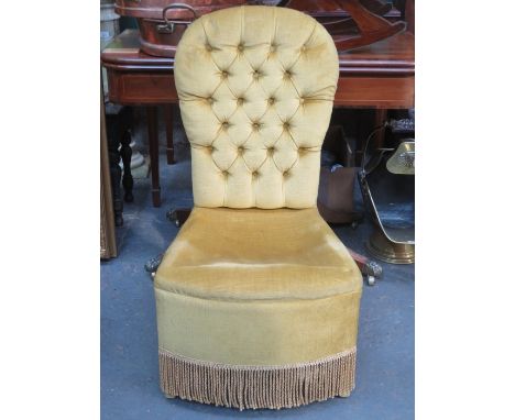 SMALL UPHOLSTERED BUTTON BACK SINGLE CHAIR 