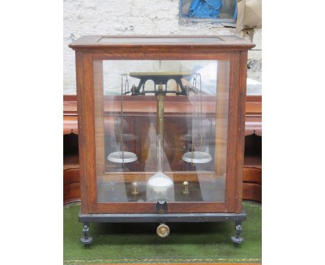 WOODEN GLAZED CASED VINTAGE BRASS WEIGHING SCALES 