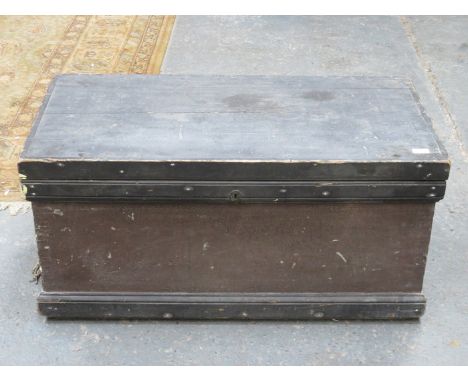 VINTAGE PINE SEA/TOOL CHEST 