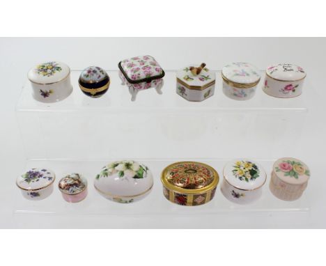 A selection of small porcelain trinket boxes to include examples by Herend, Royal Crown Derby, length 8cm and Aynsley etc (12