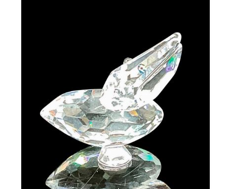 Introduced for the Feathered Friends theme group this bird features a clear faceted body with blue green eyes. This item has 