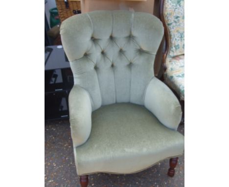 BUTTON BACK NURSING CHAIR
