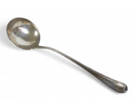 An Edward VII silver rats tail ladle, Martin Hall and co, Sheffield, 1905/05, 35cm long, 288.7g/9.2toz.