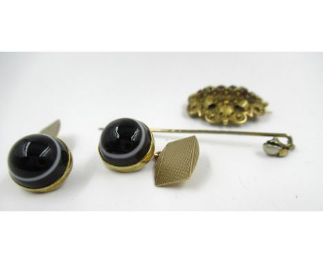 Early 19th Century gold regard brooch, together with a pair of banded agate cufflinks mounted in silver gilt and 9ct gold and