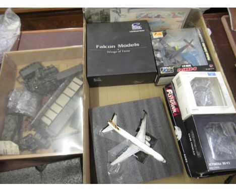 Small quantity of various boxed and loose scale models 