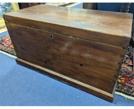 A Victorian brush grained pine trunk, length 95cm, depth 52cm, height 50cm
