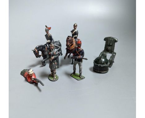 A mixed quantity of play-worn painted lead soldiers / figures