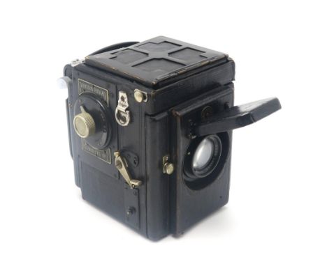 A&nbsp; Thornton-Pickard Rubyette No. 2 reflex camera, fitted with a Ross Xpres 112mm 1:3.5 lens, in canvas travel case; with