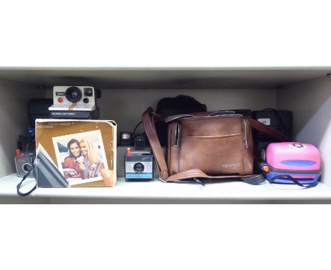 Polaroid photographic equipment&nbsp; 