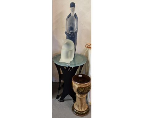 Unusual modern glass top light up lamp table with stylised glass figural sculptures of a loving couple and another, together 