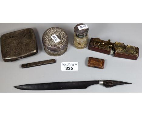 Tray of oddments to include: silver engraved cigarette case (2.6 troy oz approx.), glass dressing table jar with silver top, 
