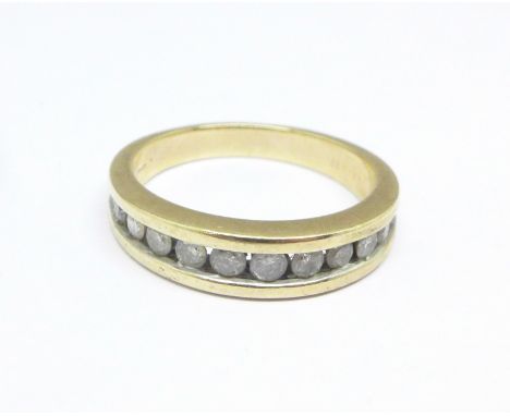 A 9ct gold and diamond ring, 3.7g, N