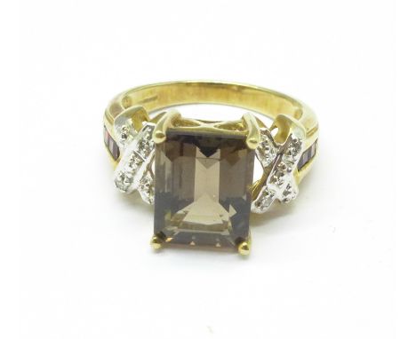 A 9ct gold, smoky quartz and diamond ring, 4.4g, N