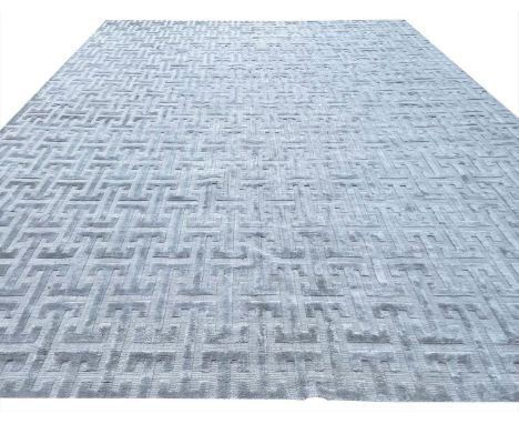 CONTEMPORARY ART DECO DESIGN CARPET, 400cm x 300cm, geometric silver field. 