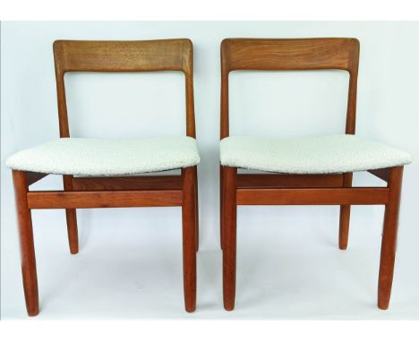 ATTRIBUTED TO NIELS MOLLER MODEL 75 DINING CHAIRS, a set of four, off white bouclé upholstery, 77cm H. (4) 