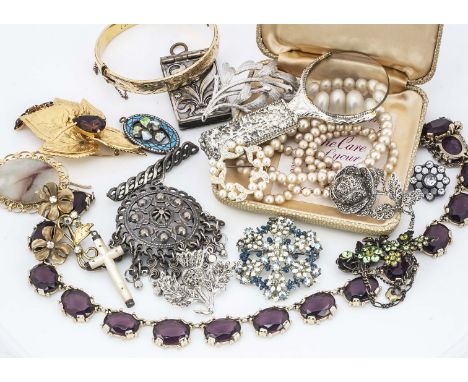 An Art Nouveau style silver plated vesta case, two marcasite brooches, a simulated amethyst and gilt metal necklace, silver h