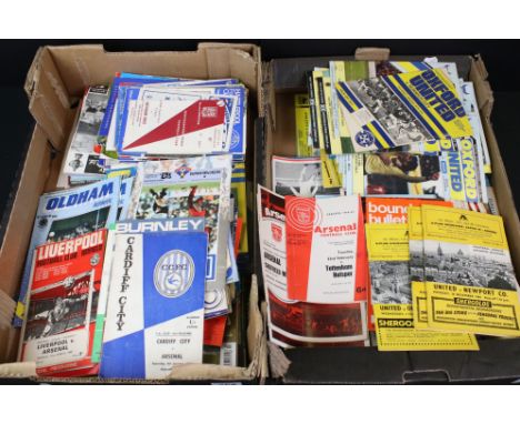 Football Programmes - Large collection of general league, 1960s onwards, many different clubs to include Oxford Utd, Oldham A