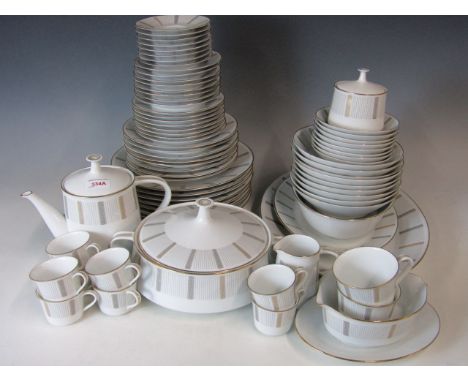 A large quantity of Noritake tea and dinnerware