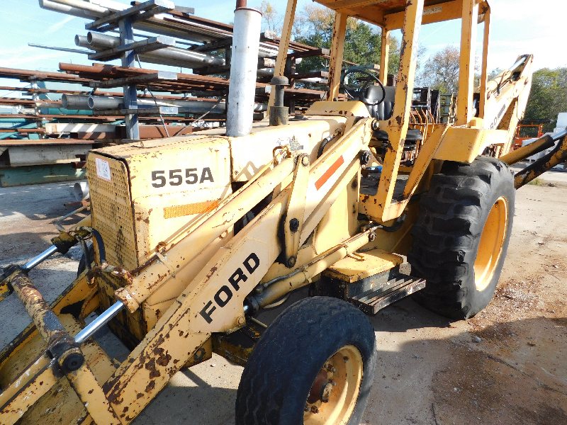 Ford 555A Loader Backhoe TwoWheel Drive OROPS, 38" Asphalt Bucket, s/n